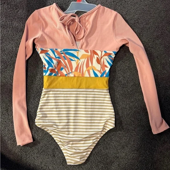 Seea swimsuit - Picture 2 of 4